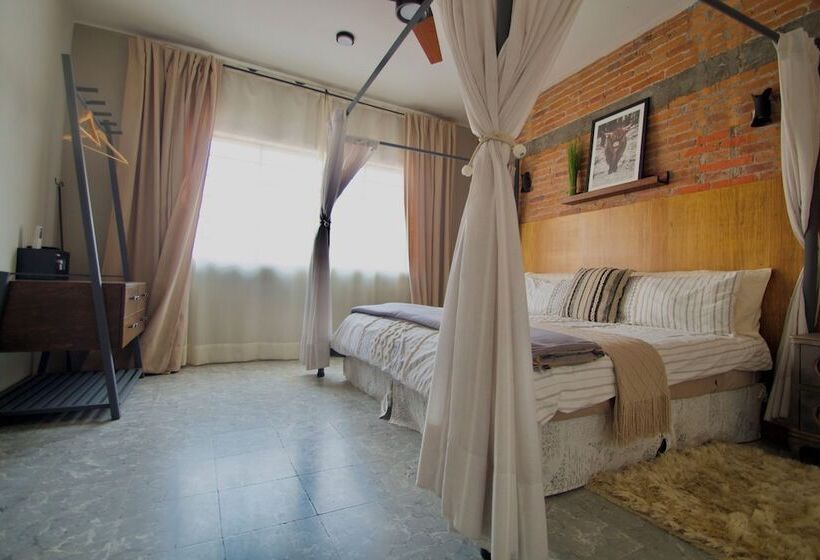اتاق لوکس, Boutique Santa Elena