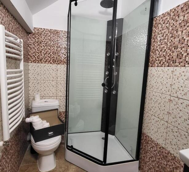 اتاق لوکس سه تخته, Adac Boutique