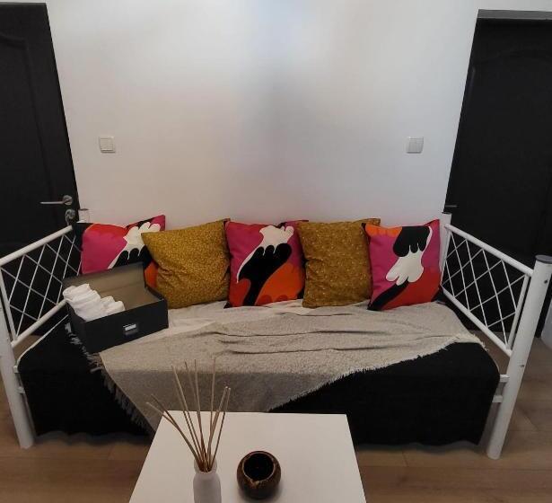 اتاق لوکس سه تخته, Adac Boutique