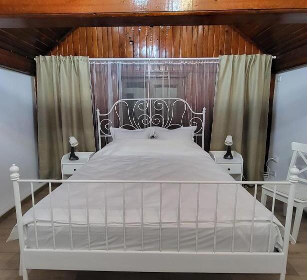 اتاق لوکس سه تخته, Adac Boutique