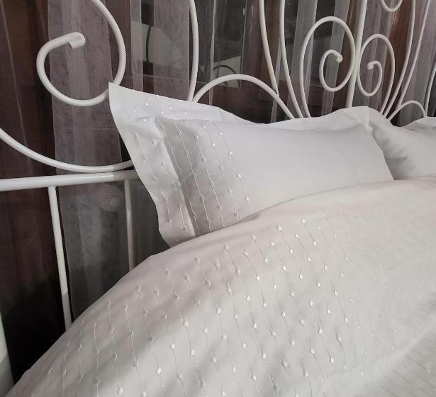 اتاق لوکس سه تخته, Adac Boutique