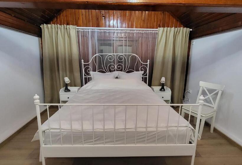 اتاق لوکس سه تخته, Adac Boutique