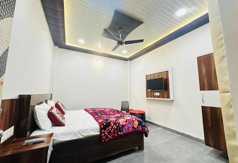 Номер Deluxe, The Ram Krishna Palace