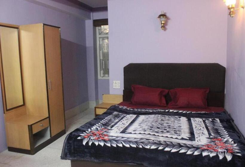 اتاق استاندارد, Travellers Inn