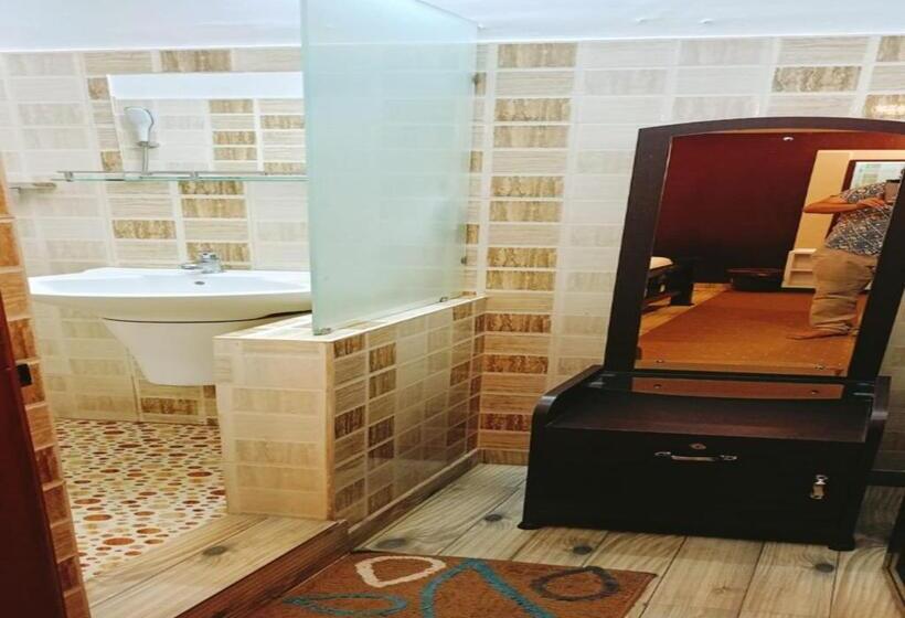 デラックスルーム, Mystery Maze Resort And Spa
