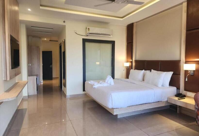패밀리 룸, Staycation Premium Riviera Resort Dharamshala   A Riverside Resort With Balcony View