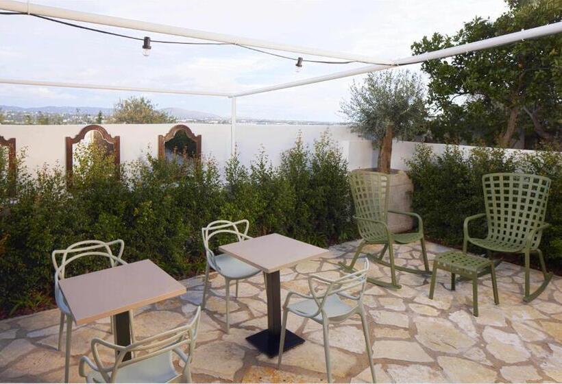 スタンダードルーム, Alto House Faro Al De Assinatura Modernista