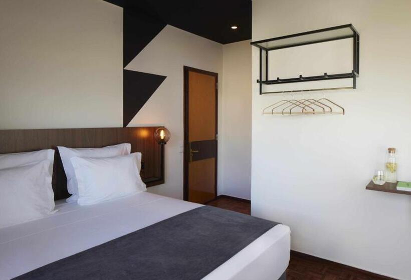 スタンダードルーム, Alto House Faro Al De Assinatura Modernista