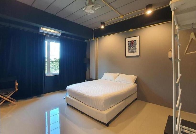اتاق استاندارد, The Studio Hostel
