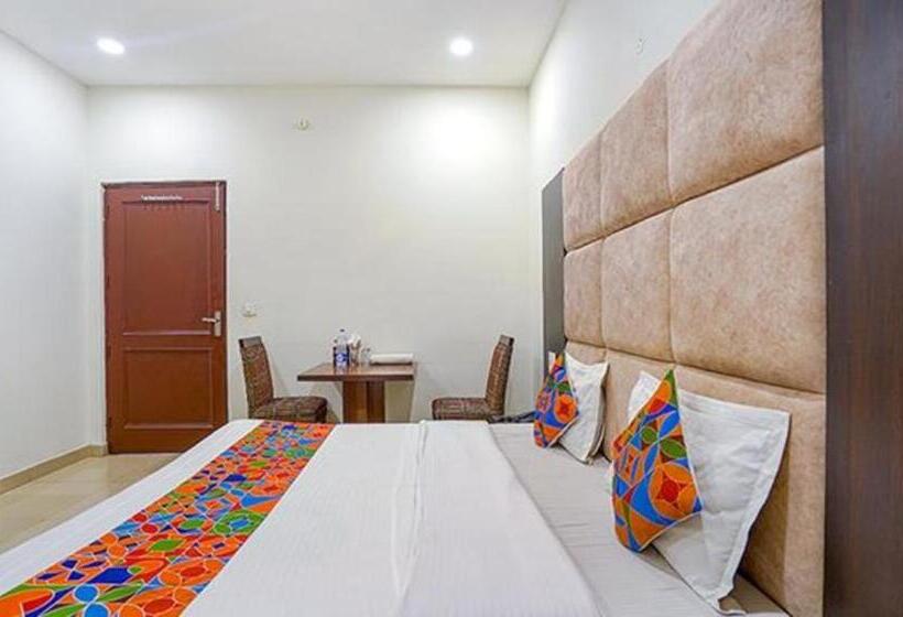 اتاق لوکس, Fabhotel Grand Model Town Inn