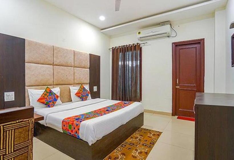 اتاق لوکس, Fabhotel Grand Model Town Inn
