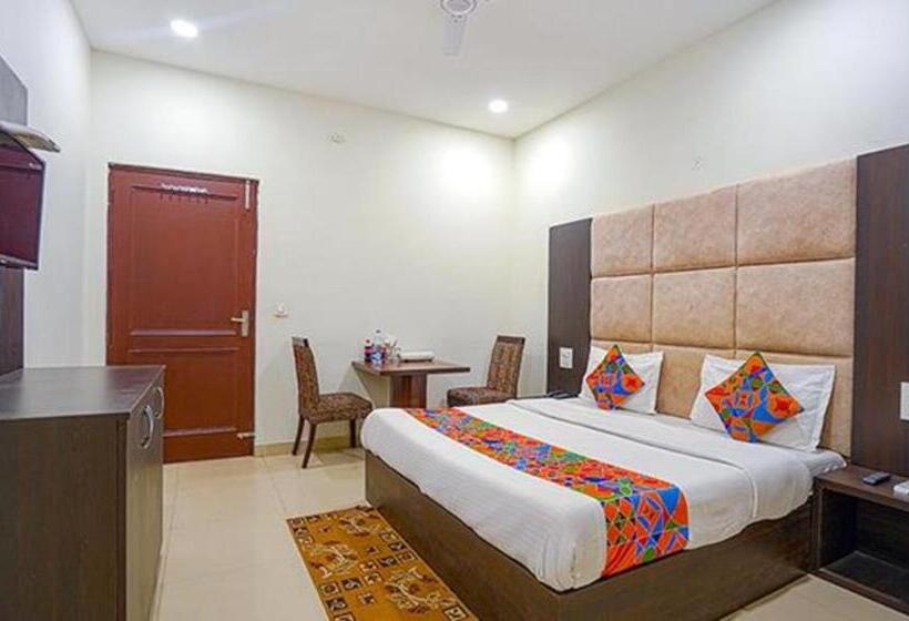 اتاق لوکس, Fabhotel Grand Model Town Inn