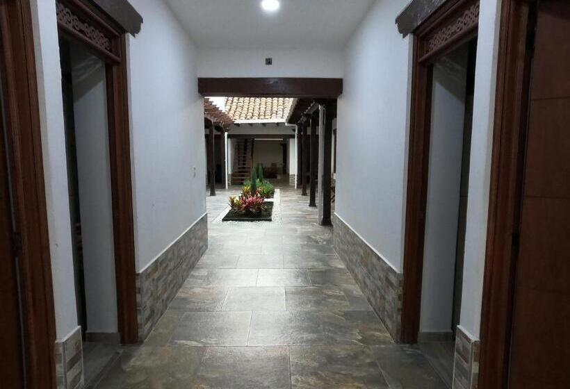 Номер Стандарт, Colonial