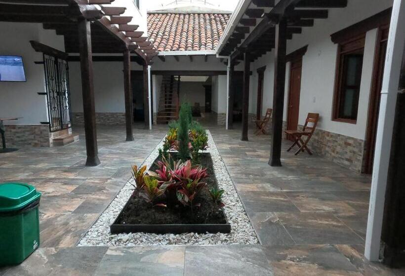 Студия Стандарт, Colonial