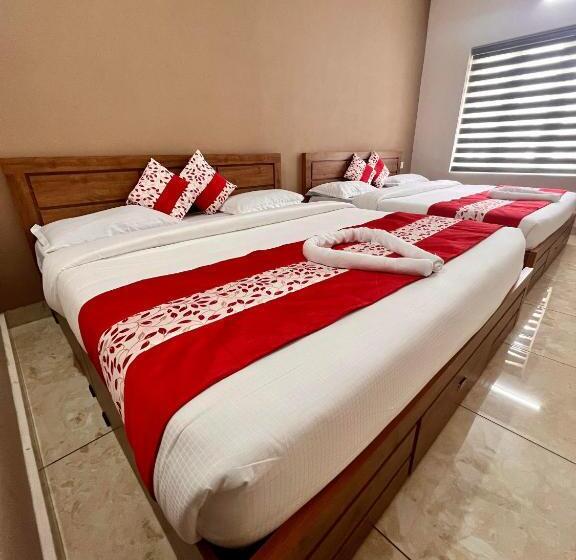 4인용 스탠다드 룸, Luxe Hotel   Rooms & Villas Wayanad
