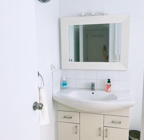 스탠다드 룸 킹사이즈 침대, A Private Large Master Room With En Suite