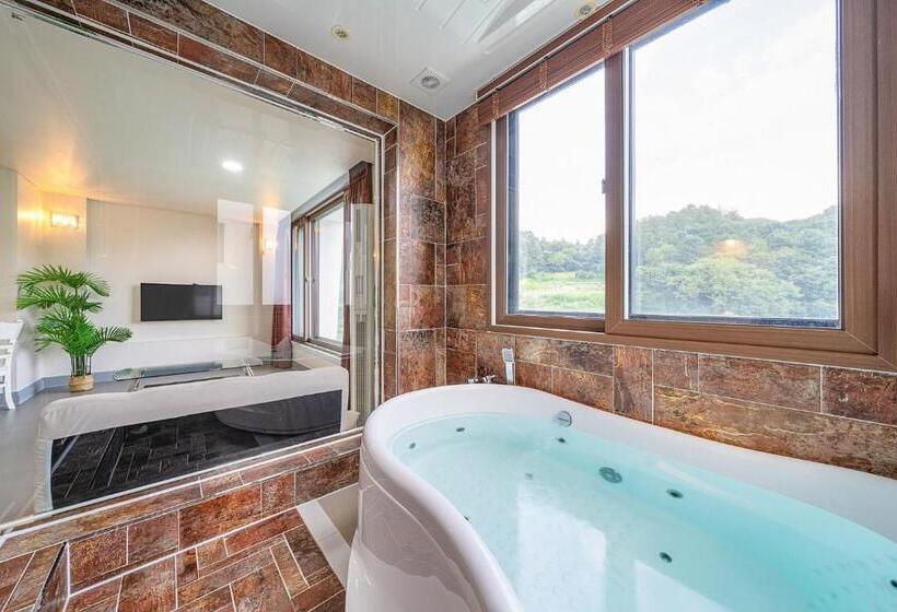豪华房间, Die Pause Pool Villa Pension