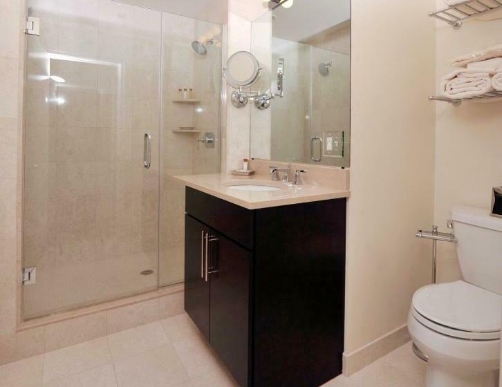 스탠다드 스튜디오, Bricco Suites