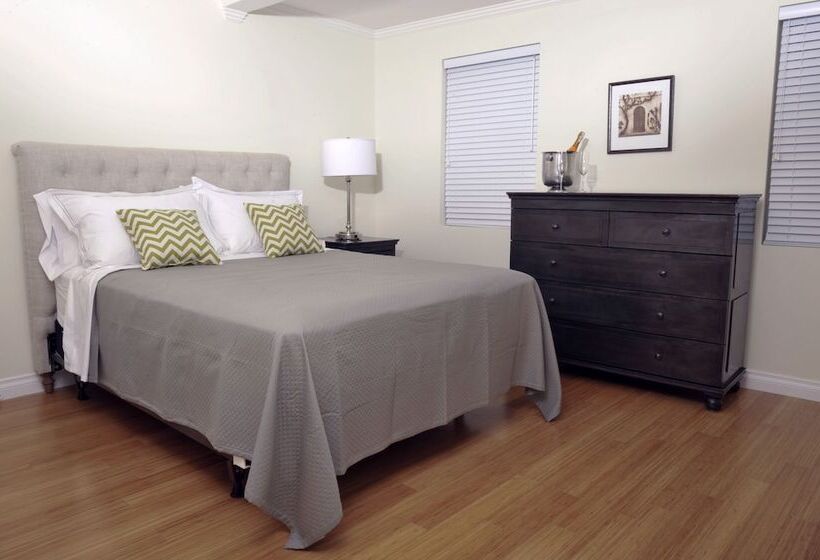 스탠다드 스튜디오, Bricco Suites