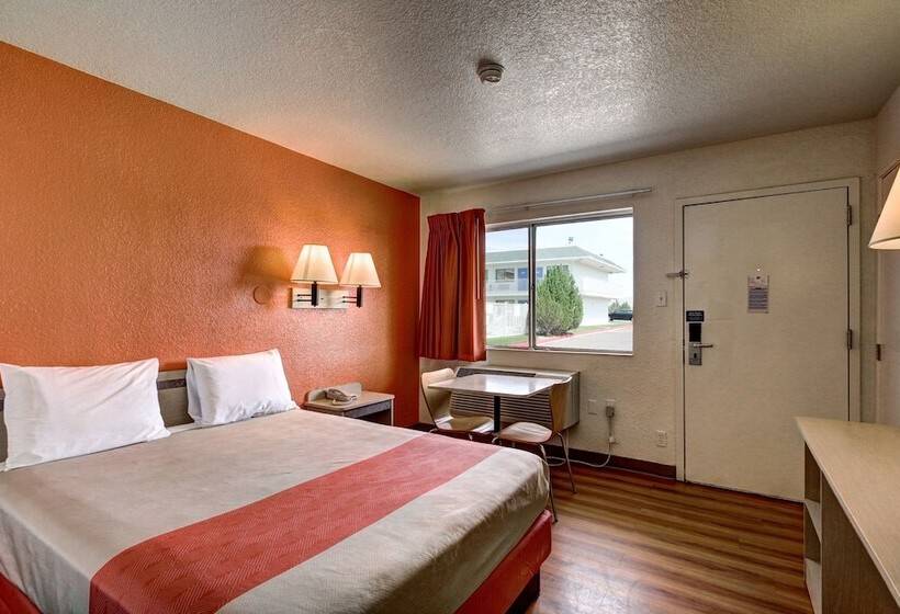 豪华房间, Motel 6 Wells