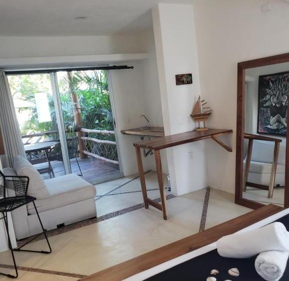 استودیوی سوپریور, Casa Candra