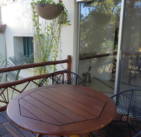 استودیوی سوپریور, Casa Candra