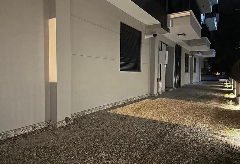 آپارتمان 2 خوابه, Real Homes Lara