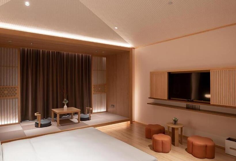 اتاق سوپریور با تخت بزرگ, Hyakumangoku Onsen
