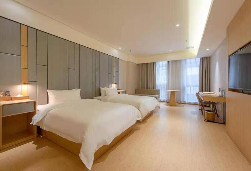 Номер Superior, Dingwang Hotel   Guangzhou High Speed Rail South Railway Station Chencun Metro Station