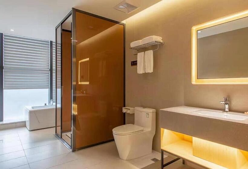 Номер Executive Кровать Кинг, Dingwang Hotel   Guangzhou High Speed Rail South Railway Station Chencun Metro Station