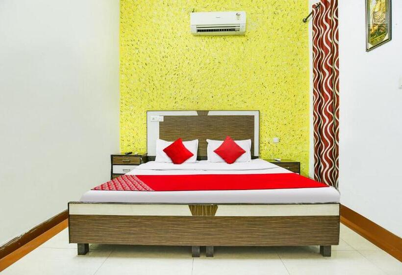 Трехместный Номер Классика, Oyo Flagship 81310 Hotel Sunrise