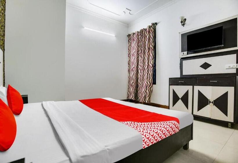 Трехместный Номер Классика, Oyo Flagship 81310 Hotel Sunrise