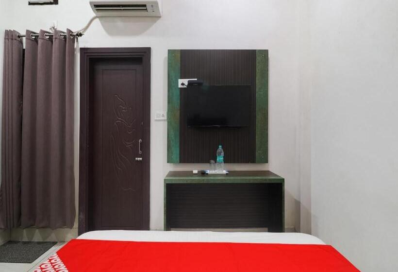 Трехместный Номер Классика, Oyo Flagship Hotel Green Apple