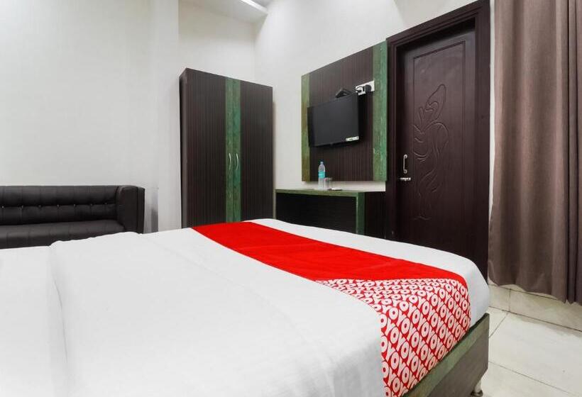 Трехместный Номер Классика, Oyo Flagship Hotel Green Apple