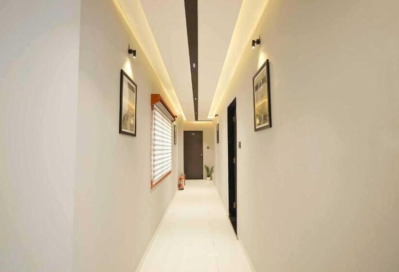 三人经典房间, Flagship Gray Rooms
