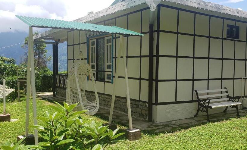 کابین, The Nettle And Fern Farmstay