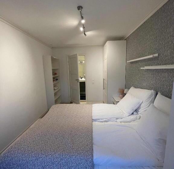 标准三人间, Room In Apartment   Apartment With One Bedrooms And Parking In The City Of Stavanger