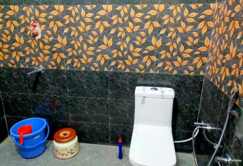 اتاق کلاسیک سه تخته, Spot On 810140  Deep Palace Bawal Road Rewari