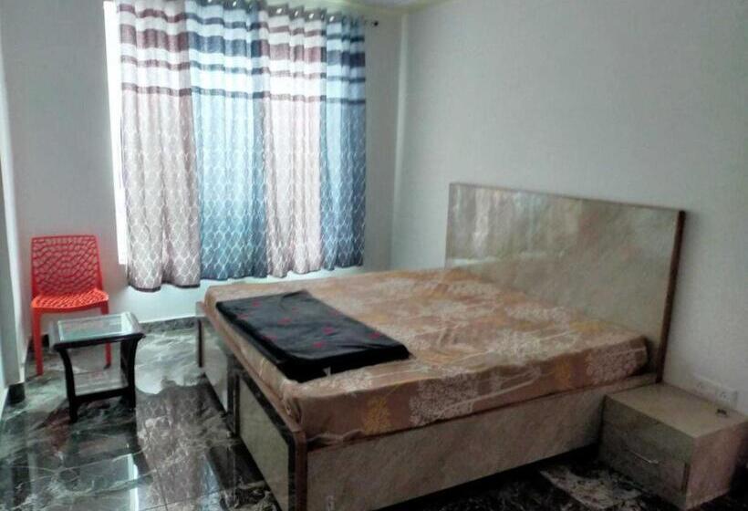 اتاق کلاسیک سه تخته, Spot On 810140  Deep Palace Bawal Road Rewari