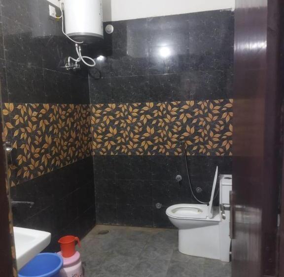 اتاق کلاسیک سه تخته, Spot On 810140  Deep Palace Bawal Road Rewari