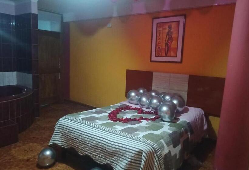 سوئیت با وان آب گرم, Hospedaje El Pino