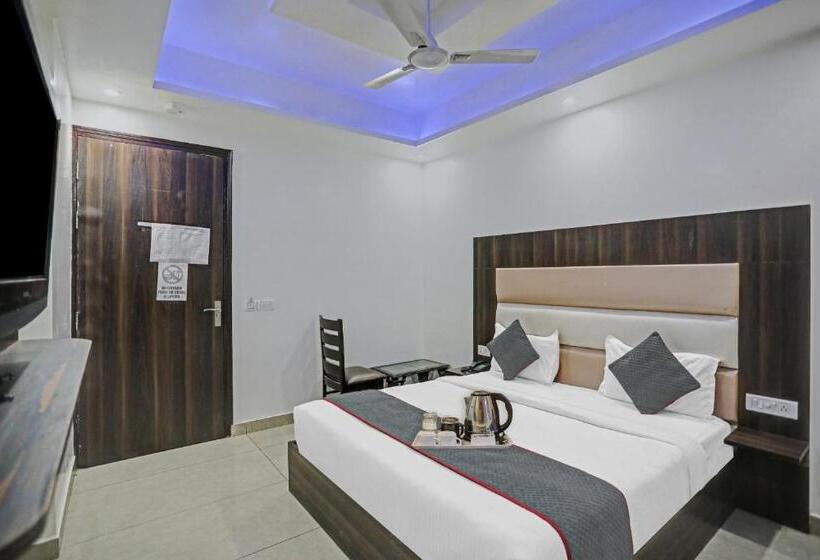 Quarto Triplo Clássico, Collection O 85223 Hotel Classic