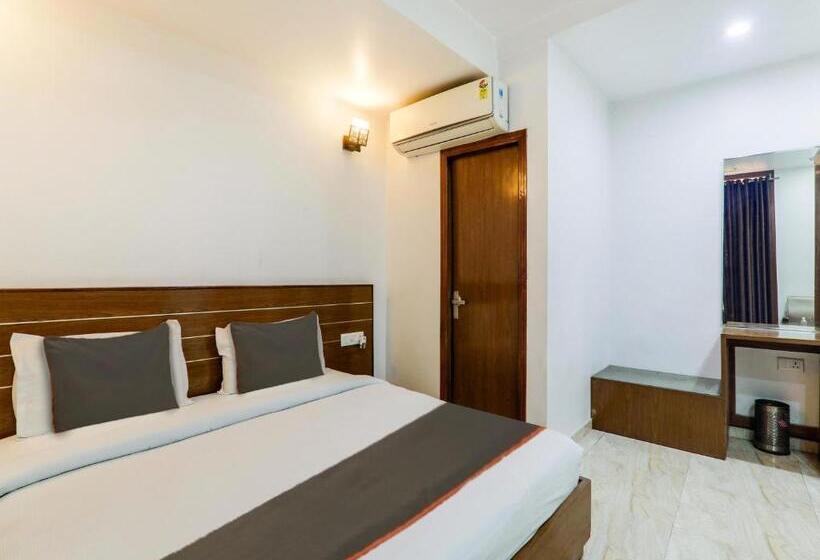 Трехместный Номер Классика, Collection O Hotel Diamond Plaza