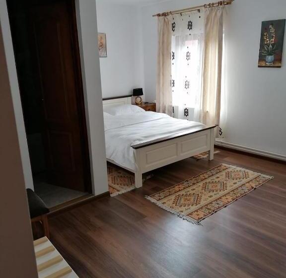 Номер Стандарт, Casa Poenaru
