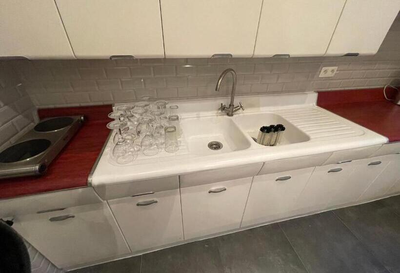اتاق استاندارد با سرویس بهداشتی مشترک, Le Village D Ezra