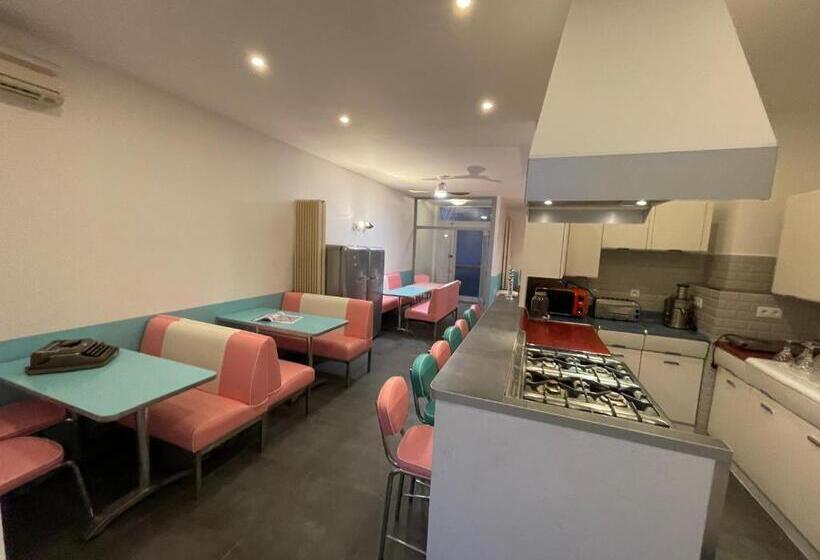 اتاق استاندارد با سرویس بهداشتی مشترک, Le Village D Ezra