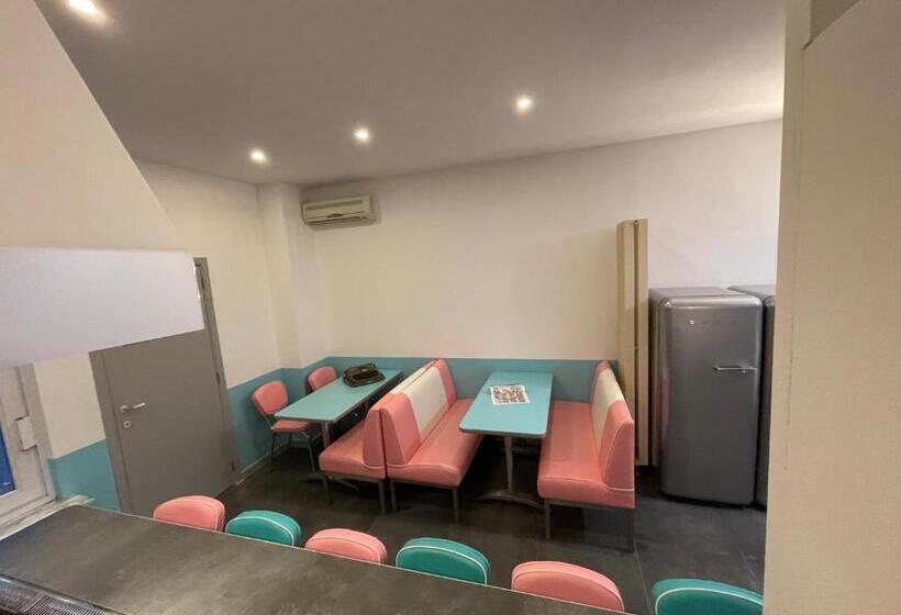 اتاق استاندارد با سرویس بهداشتی مشترک, Le Village D Ezra