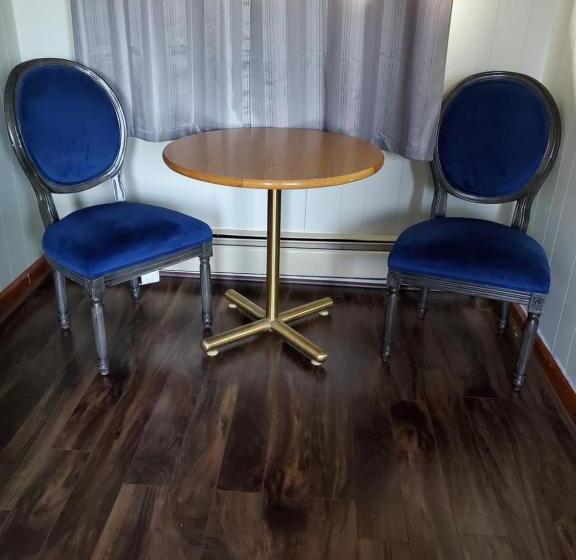 غرفة ديلوكس, Town And Country Motel