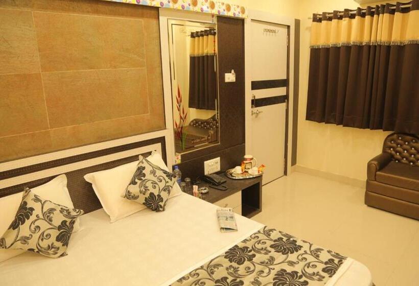 Quarto Triplo Deluxe, Royal Ajmer