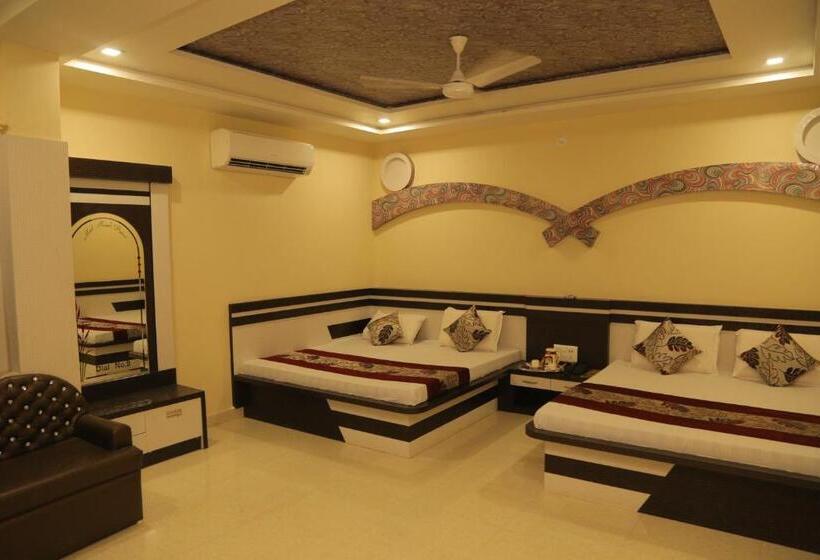 Quarto Quádruplo Deluxe, Royal Ajmer